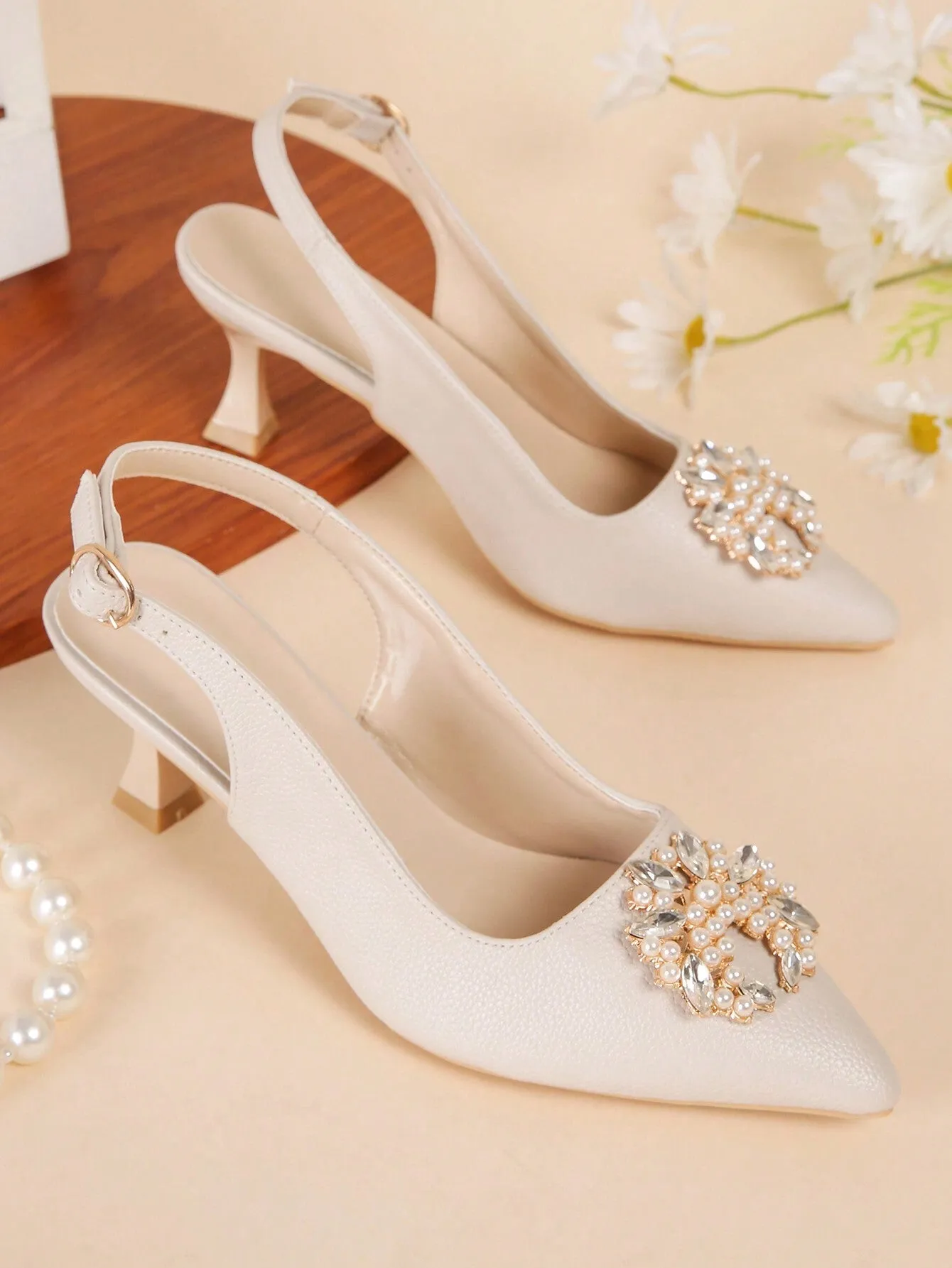 2024 New Spring/Summer Fairy Style Pearl Buckle Half-Slippers Women's Outdoor Pointed High Heels, Thin Heel (6cm) Chic Mules