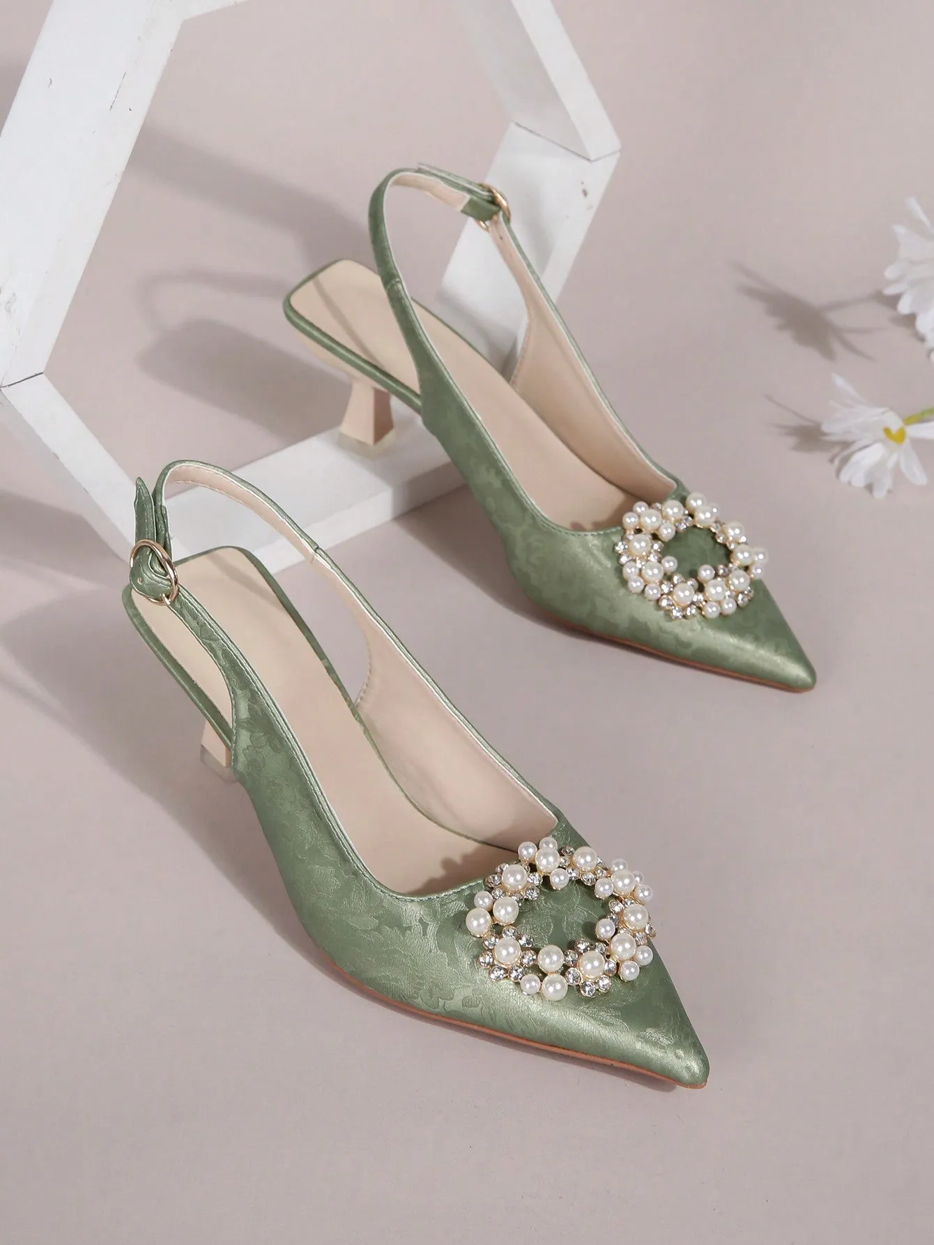 2024 New Spring/Summer Fairy Style Pearl Buckle Half-Slippers Women's Outdoor Pointed High Heels, Thin Heel (6cm) Chic Mules