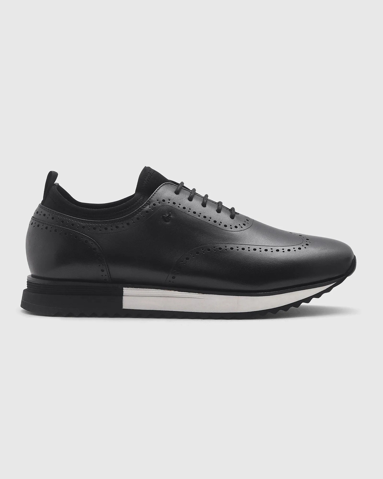 Leather Casual Black Solid Sneakers - Prola